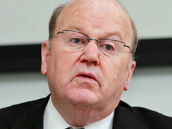 Michael Noonan undergoes cance...